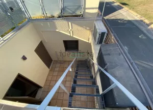 Casa de 4 dormitorios con garaje en Jun