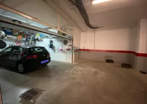 Casa de 4 dormitorios con garaje en Jun