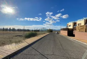 Casa de 4 dormitorios con garaje en Jun