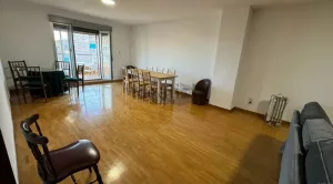 Piso de 5 dormitorios en Avda de la Constitución