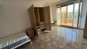 Piso de 5 dormitorios en Avda de la Constitución