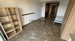 Piso de 5 dormitorios en Avda de la Constitución