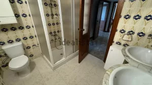 Piso de 5 dormitorios en Avda de la Constitución