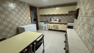 Piso de 5 dormitorios en Avda de la Constitución