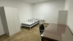 Piso de 5 dormitorios en Avda de la Constitución