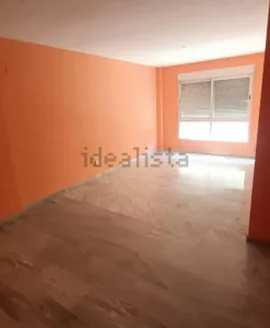 Piso de 4 dormitorios en zona Serrallo