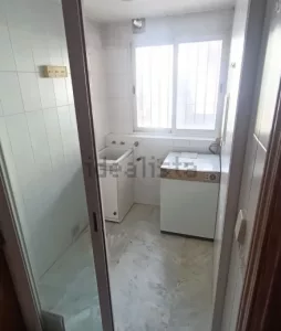 Piso de 4 dormitorios en zona Serrallo