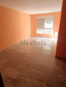 Piso de 4 dormitorios en zona Serrallo