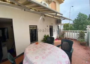 Casa de 4 dormitorios en Albolote