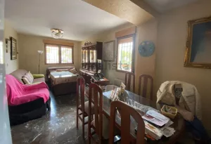 Casa de 4 dormitorios en Albolote