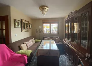 Casa de 4 dormitorios en Albolote