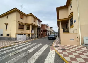 Casa de 4 dormitorios en Albolote