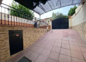 Casa en venta de 3 dormitorios en Ogíjares