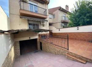 Casa en venta de 3 dormitorios en Ogíjares
