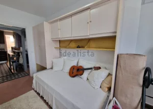 Piso reformado con garaje en Granada centro