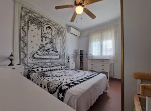 Piso reformado con garaje en Granada centro