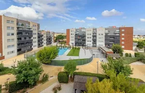 Piso con garaje y 3 dormitorios en Alhendín