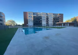 Piso con garaje y 3 dormitorios en Alhendín