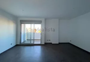 Piso con garaje y 3 dormitorios en Alhendín