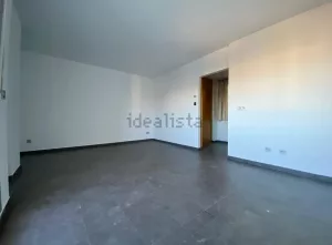 Piso con garaje y 3 dormitorios en Alhendín