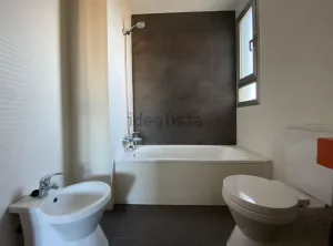 Piso con garaje y 3 dormitorios en Alhendín