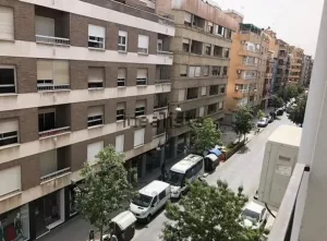 Piso a la venta con 3 dormitorios en Calle Alhamar
