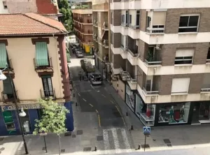 Piso a la venta con 3 dormitorios en Calle Alhamar