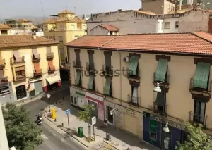 Piso a la venta con 3 dormitorios en Calle Alhamar