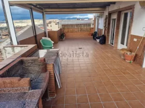 Ático con terraza en venta en La Zubia