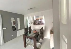 Piso de 3 dormitorios con garaje en La Zubia