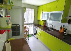 Piso de 3 dormitorios con garaje en La Zubia