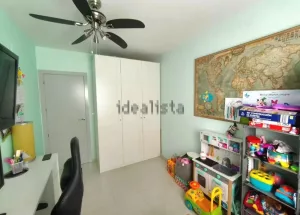 Piso de 3 dormitorios con garaje en La Zubia