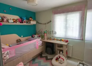 Piso de 3 dormitorios con garaje en La Zubia