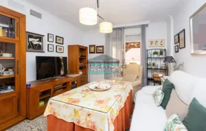 Chalet de 4 dormitorios con piscina en La Zubia