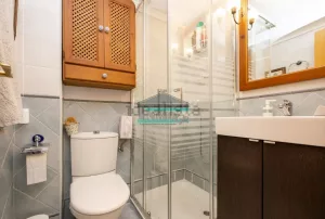 Chalet de 4 dormitorios con piscina en La Zubia