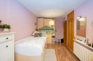 Chalet de 4 dormitorios con piscina en La Zubia