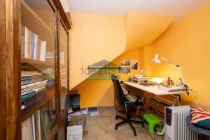 Chalet de 4 dormitorios con piscina en La Zubia