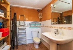 Chalet de 4 dormitorios con piscina en La Zubia