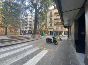 Piso de 2 dormitorios en Paseo del Salón