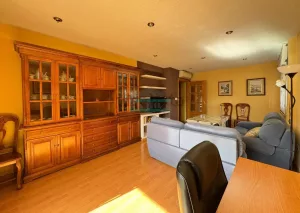 Piso de 3 dormitorios en Granada centro