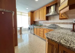 Piso de 3 dormitorios en Granada centro