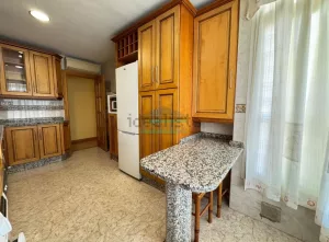 Piso de 3 dormitorios en Granada centro