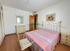 Piso de 3 dormitorios en Granada centro