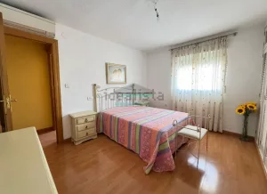 Piso de 3 dormitorios en Granada centro