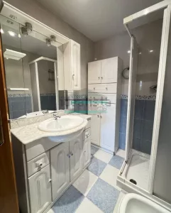 Piso de 3 dormitorios en Granada centro