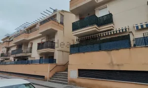 Piso de 2 dormitorios con garaje en Las Gabias