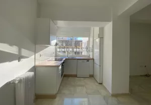 Piso reformado con 2 dormitorios en Granada centro