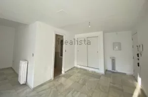 Piso reformado con 2 dormitorios en Granada centro