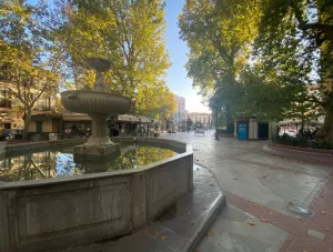 Piso reformado con 2 dormitorios en Granada centro