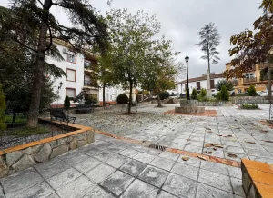 Piso de 2 dormitorios con garaje en La Zubia